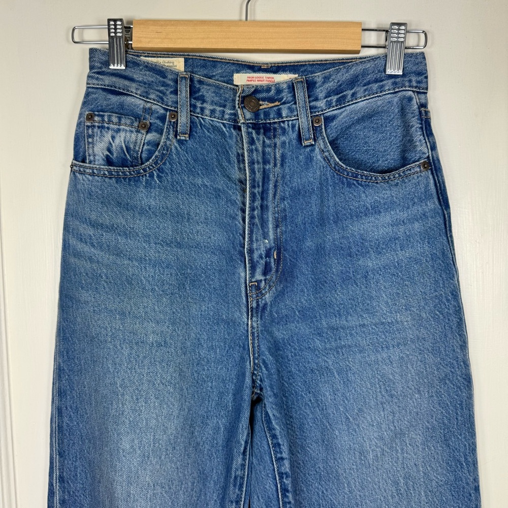 Levi’s High Loose Taper Mom Jeans - Picture 4 of 8